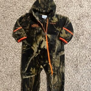 NWOT Columbia HR&G Baby Woodland Camo snowtop Footie, Orange Trim coverall